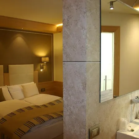 Bondi Bed & Breakfast